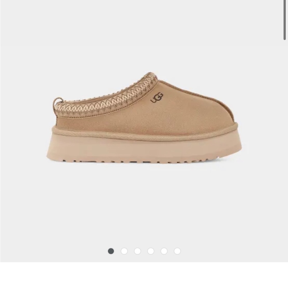 Unworn Brand New Mustard seed Platform uggs